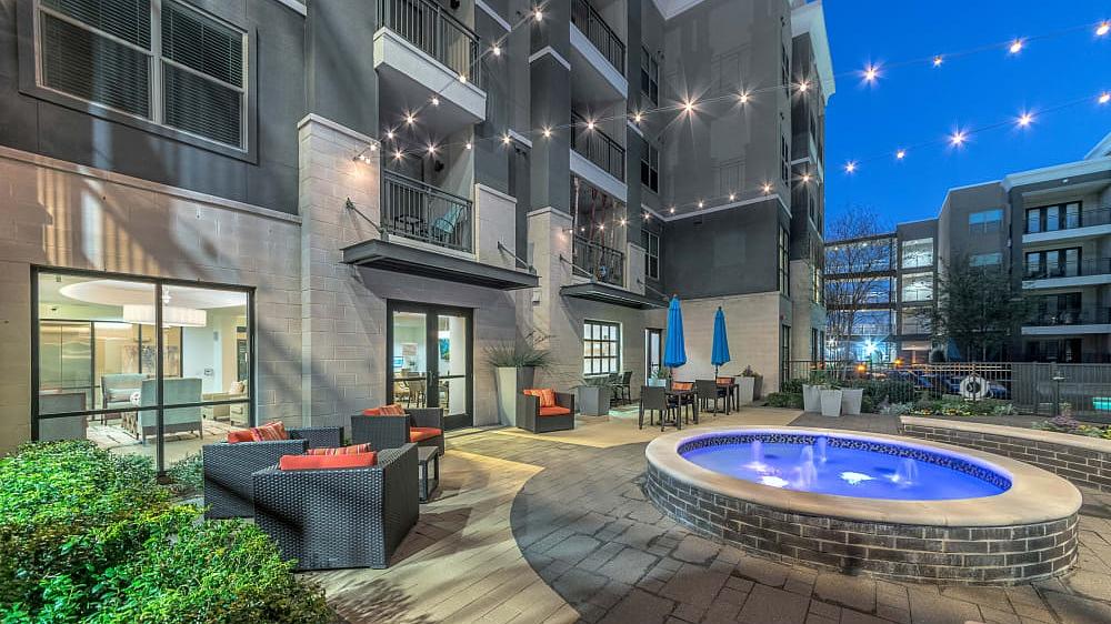 1 Bedroom Apartment, Dallas - (see pics & AVAIL)